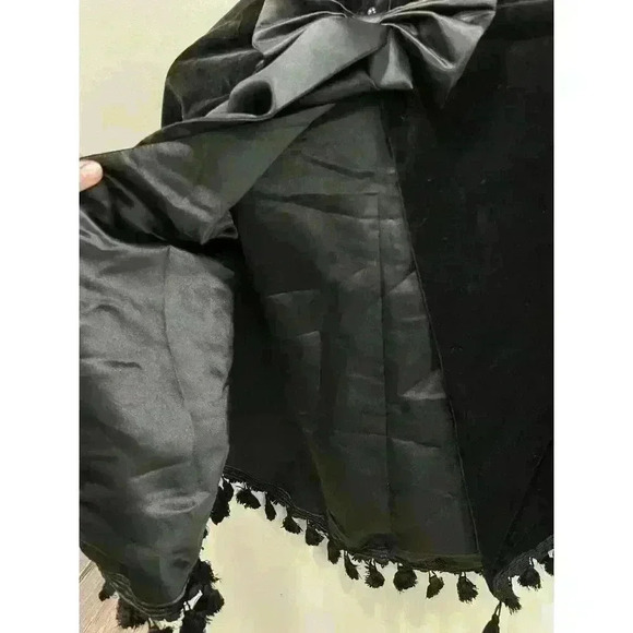 Elebini Girls Size 10 Hooded Velvet Poncho with Tassels & Black Bow Tie Closure - Picture 6 of 8